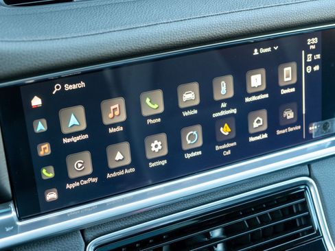 Certified 2023 Porsche Panamera 4 Platinum Edition image 24