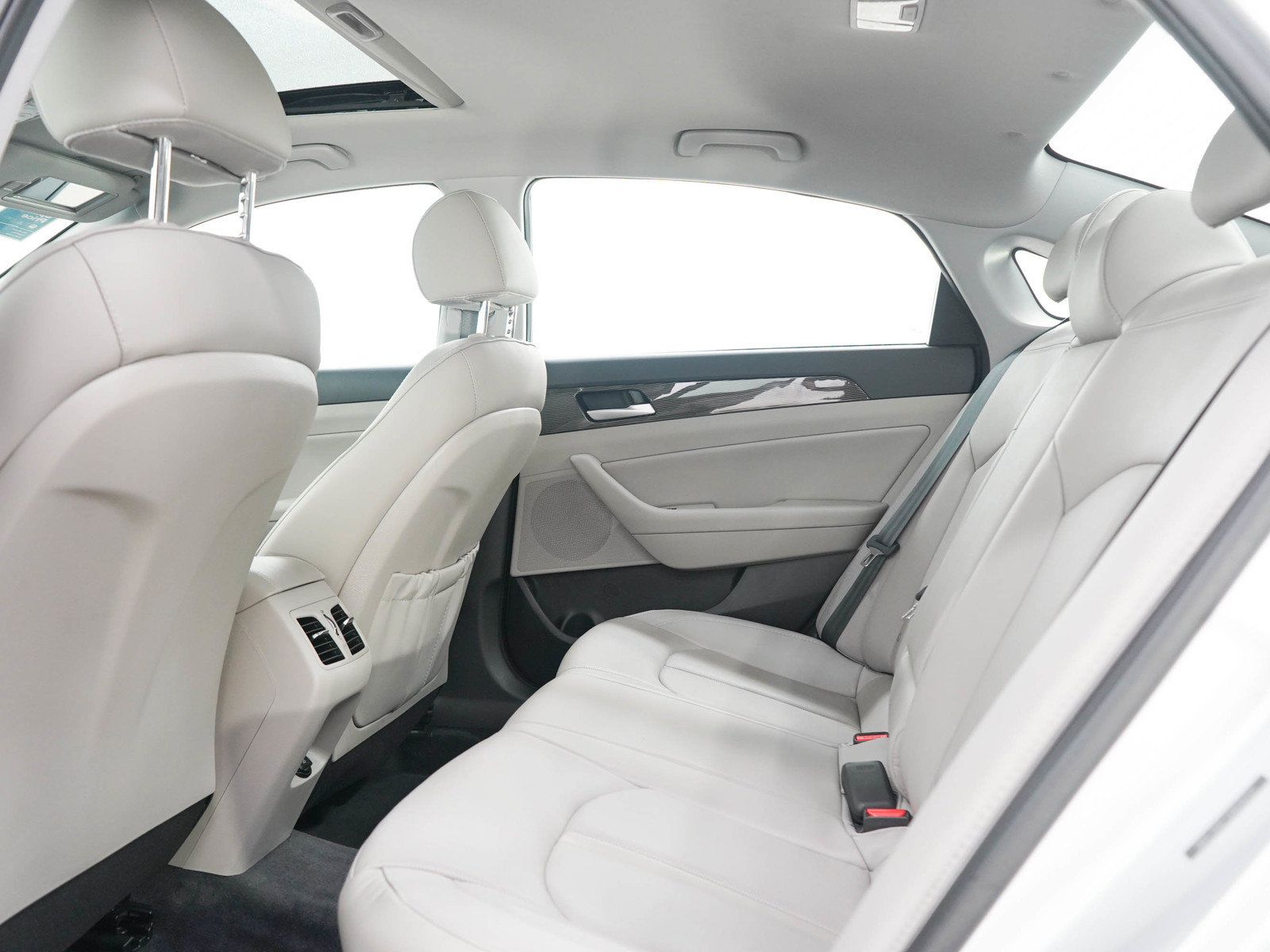 Used 2018 Hyundai Sonata Limited w/ Cargo Package FWD image 13