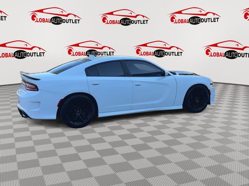 Used 2019 Dodge Charger Scat Pack w/ Plus Group RWD image 9