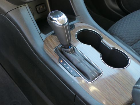 Used 2019 GMC Acadia SLE image 21