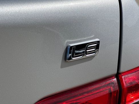 Used 2013 Toyota Corolla LE FWD image 24