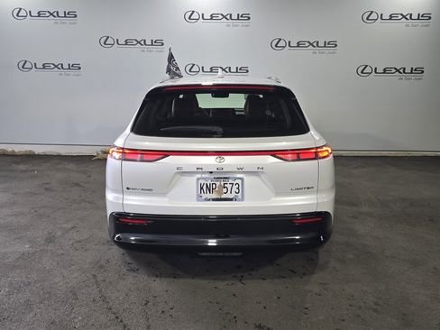 Used 2025 Toyota Crown Signia XLE image 9