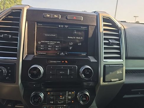 Used 2015 Ford F150 Lariat w/ Equipment Group 502A Luxury AWD/4WD image 11