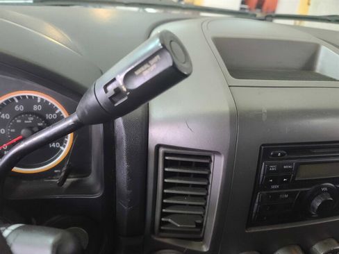 Used 2015 Nissan Titan SV image 24