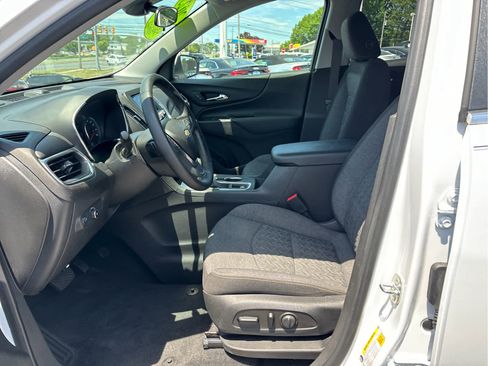 Certified 2023 Chevrolet Equinox LT FWD image 9
