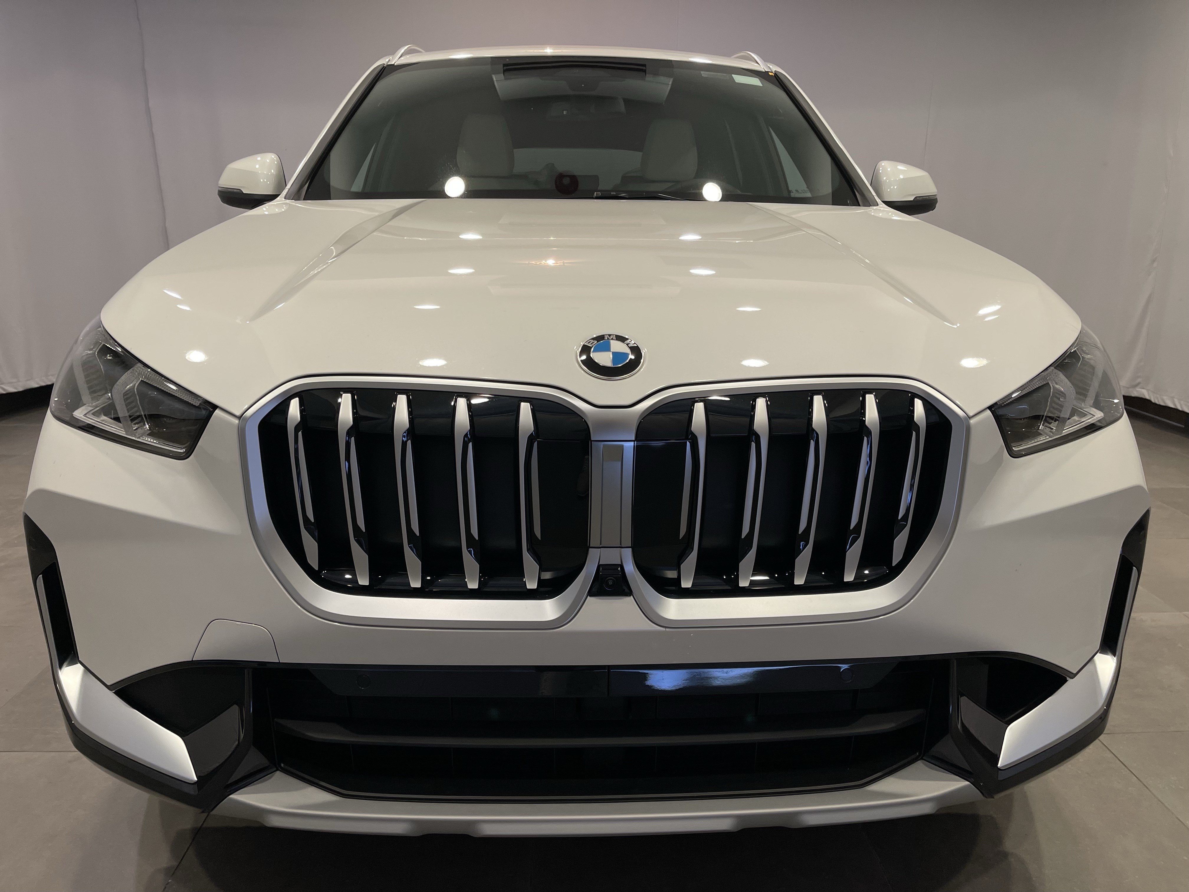 New 2026 BMW X1 xDrive28i w/ Technology Package AWD/4WD image 2