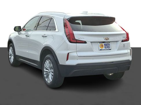 Used 2024 Cadillac XT4 Luxury w/ Cold Weather Package image 4