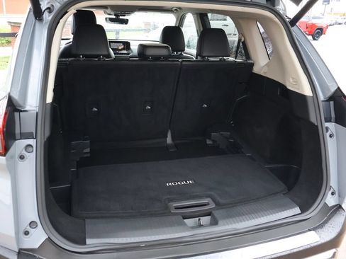 Used 2023 Nissan Rogue Platinum w/ Platinum Premium Package FWD image 14