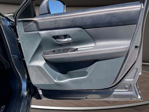 Certified 2025 Nissan Kicks SR FWD image 22