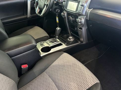 Used 2019 Toyota 4Runner SR5 AWD/4WD image 19