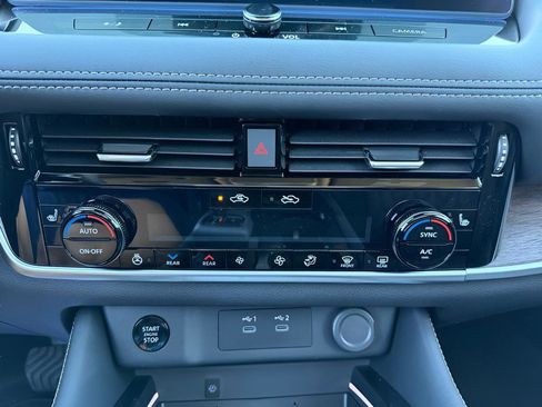 New 2026 Nissan Rogue Platinum w/ Platinum Premium Package AWD/4WD image 18