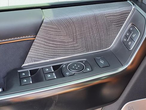 Used 2024 Ford F450 Platinum image 19