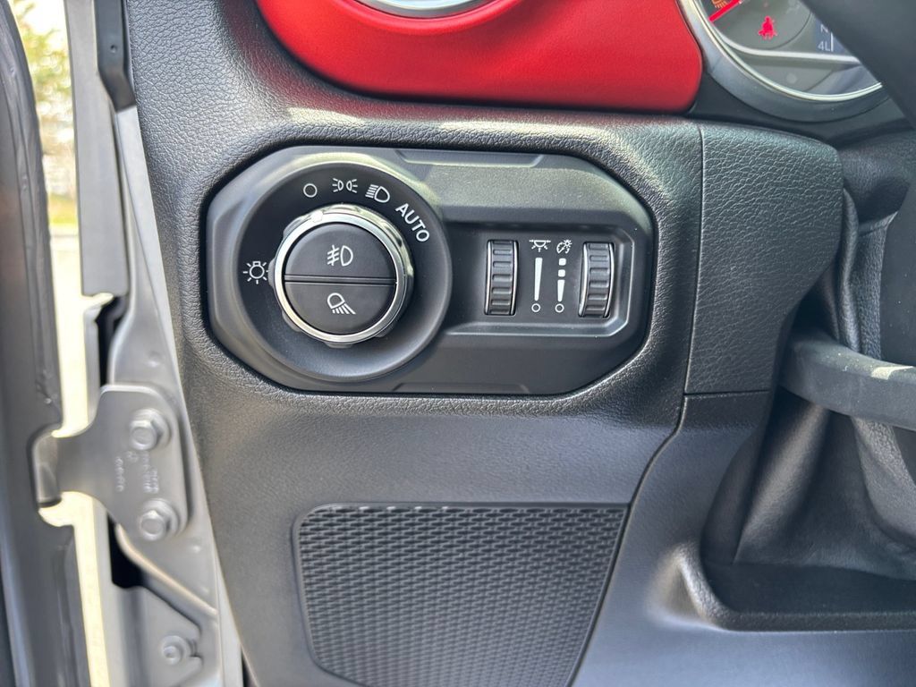 Certified 2021 Jeep Gladiator Rubicon AWD/4WD image 31