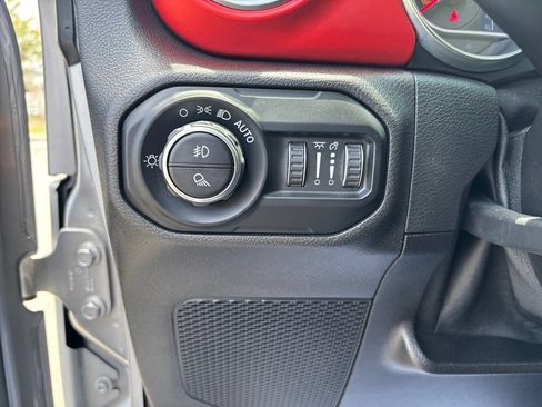 Used 2021 Jeep Gladiator Rubicon AWD/4WD image 31