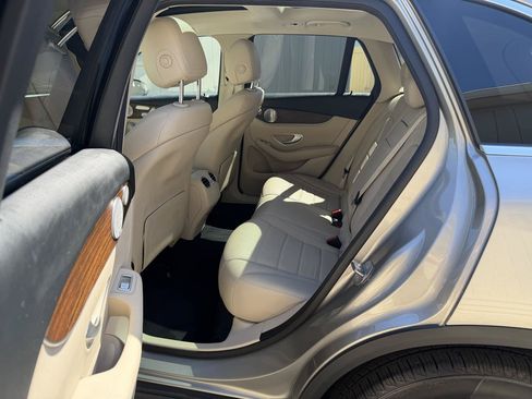 Used 2021 Mercedes-Benz GLC 300 4MATIC image 13