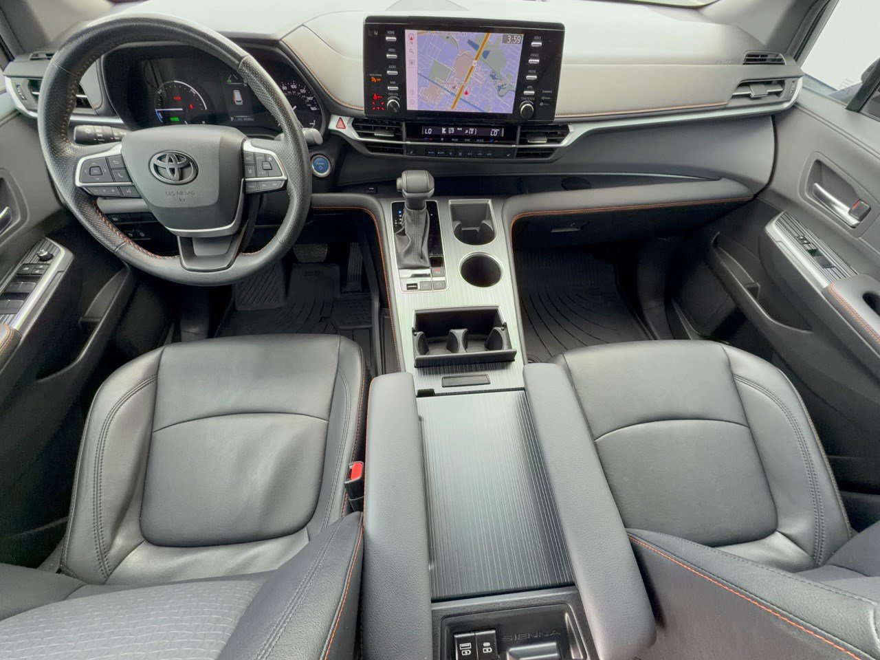 Used 2024 Toyota Sienna XSE FWD image 17