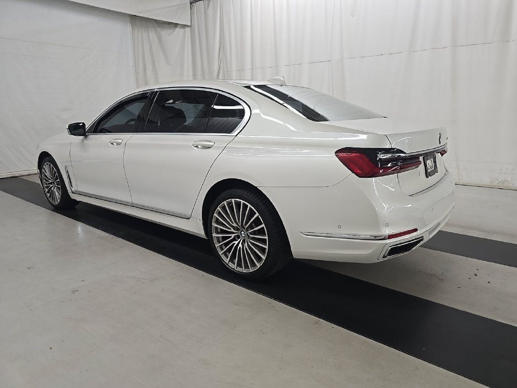 Used 2022 BMW 740i w/ Premium Package RWD image 5