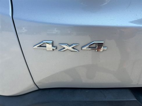 Used 2018 Jeep Renegade Limited w/ UConnect 8.4 Nav Group AWD/4WD image 11