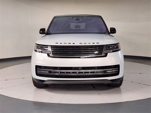 Used 2023 Land Rover Range Rover SE image 9
