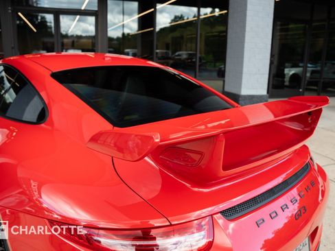 Used 2015 Porsche 911 GT3 RWD image 17