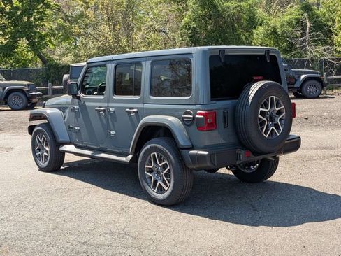 New 2026 Jeep Wrangler Unlimited Sahara AWD/4WD image 5