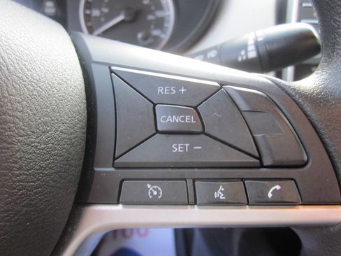 Used 2021 Nissan Versa SV FWD image 22