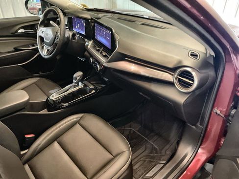 Used 2024 Chevrolet Trax ACTIV w/ Sunroof Package image 26