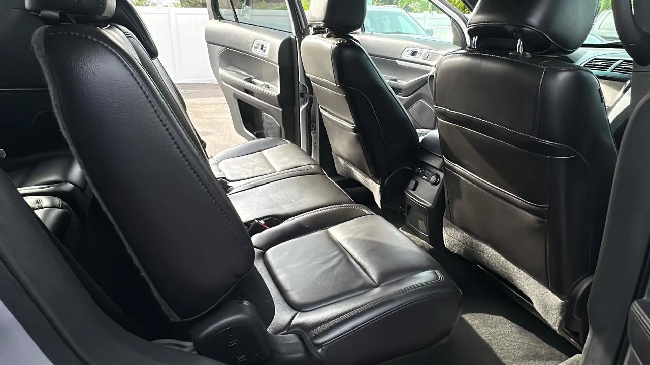 Used 2014 Ford Explorer XLT w/ Equipment Group 202A AWD/4WD image 36