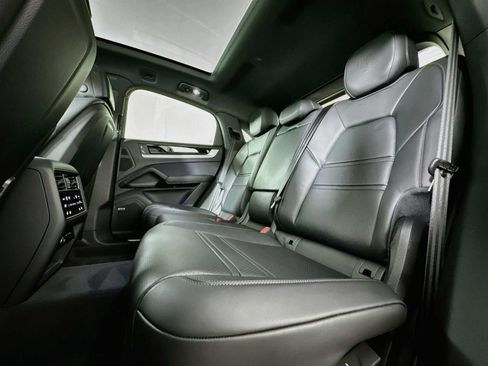 Certified 2025 Porsche Cayenne Coupe AWD/4WD image 23