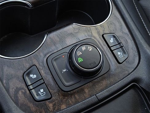 Used 2020 GMC Acadia Denali image 22