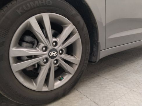 Used 2018 Hyundai Elantra Value Edition FWD image 31