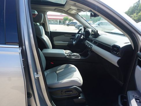 Used 2023 Honda Pilot Touring image 20