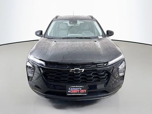 New 2026 Chevrolet Trax LT w/ Driver Confidence Package FWD image 2