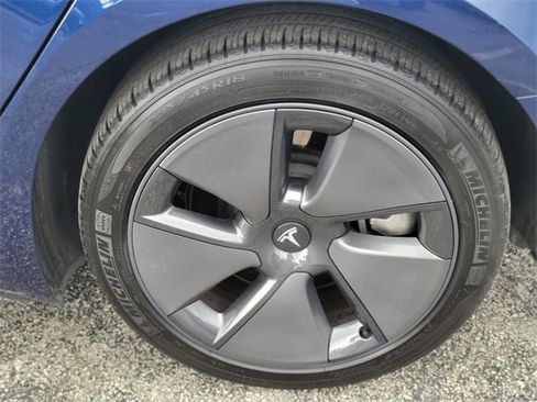 Used 2023 Tesla Model 3 Standard Range image 7