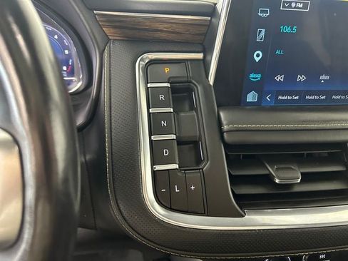 Used 2023 Chevrolet Suburban Premier w/ Advanced Technology Package AWD/4WD image 20