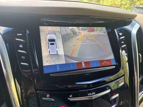 Used 2019 Cadillac Escalade Platinum AWD/4WD image 31