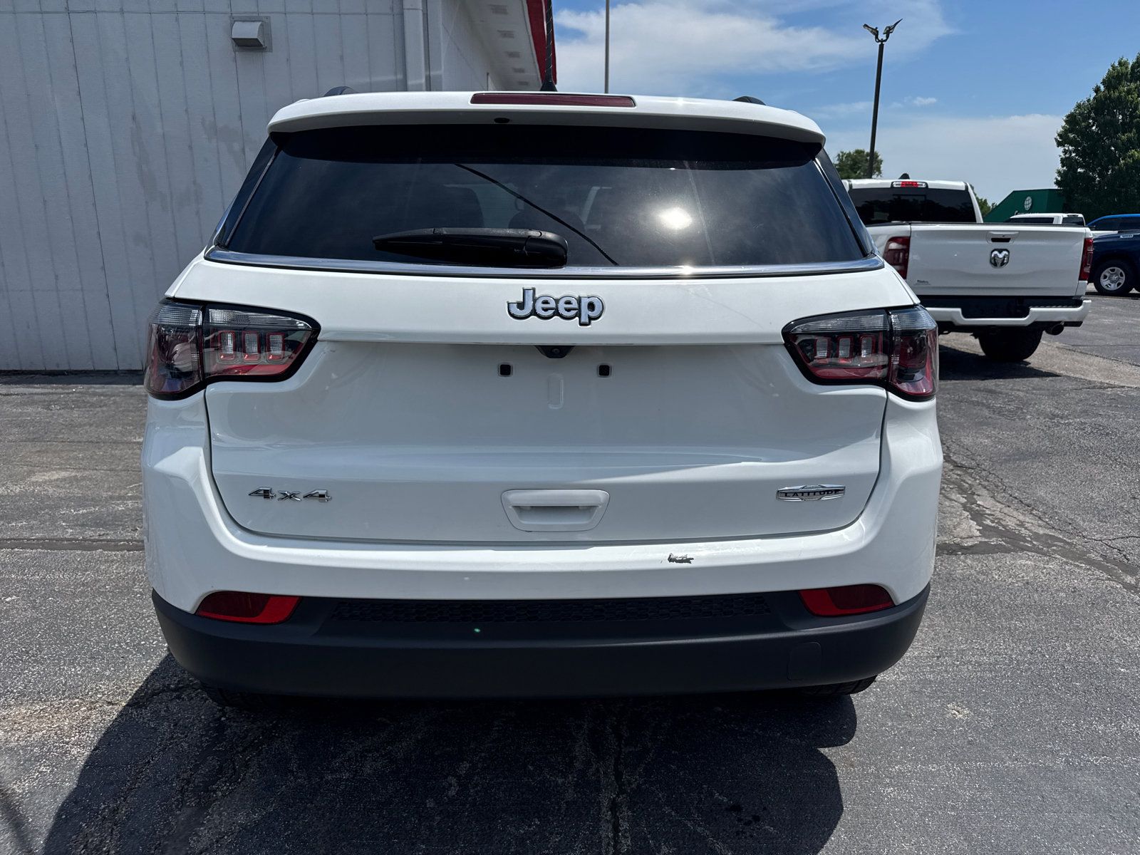Used 2022 Jeep Compass Latitude w/ Convenience Group AWD/4WD image 4