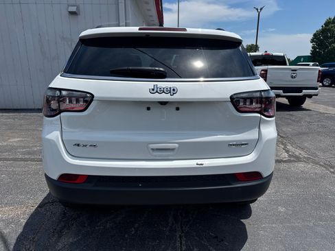 Used 2022 Jeep Compass Latitude w/ Convenience Group AWD/4WD image 4