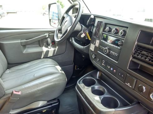 Used 2021 GMC Savana 3500 Extended w/ Power Convenience Package RWD image 20