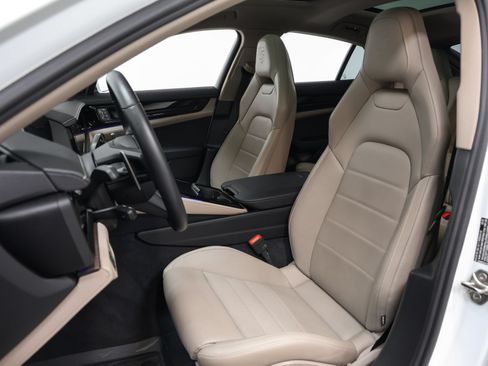 Certified 2025 Porsche Panamera 4 AWD/4WD image 49