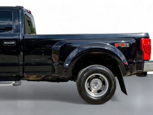 Used 2022 Ford F350 XLT w/ XLT Premium Package image 11