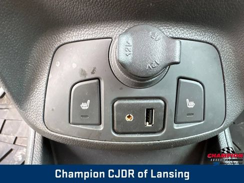 Used 2014 Chevrolet Spark LT FWD image 25