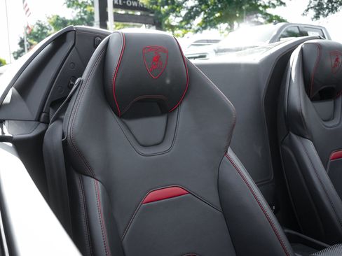 Used 2020 Lamborghini Huracan EVO AWD/4WD image 34