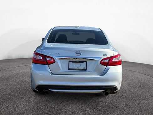 Used 2017 Nissan Altima 2.5 SV FWD image 4