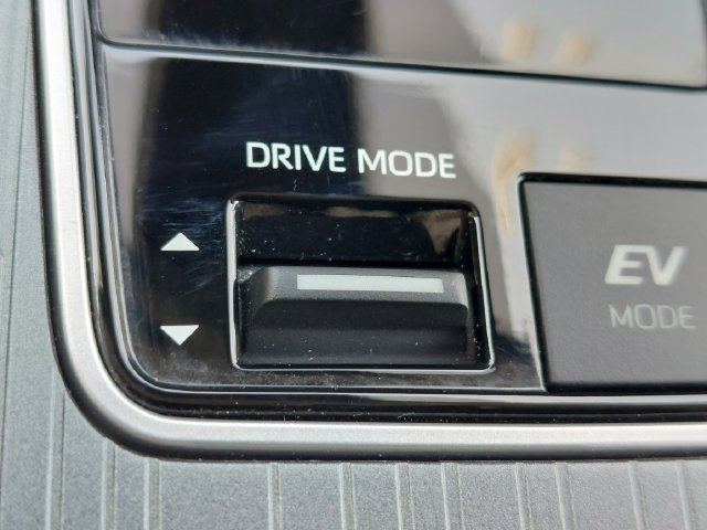 Used 2025 Toyota Sienna LE FWD image 14