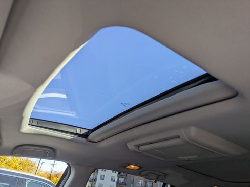 Used 2016 Honda Pilot Elite image 25