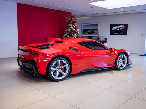 Used 2021 Ferrari SF90 Stradale image 6