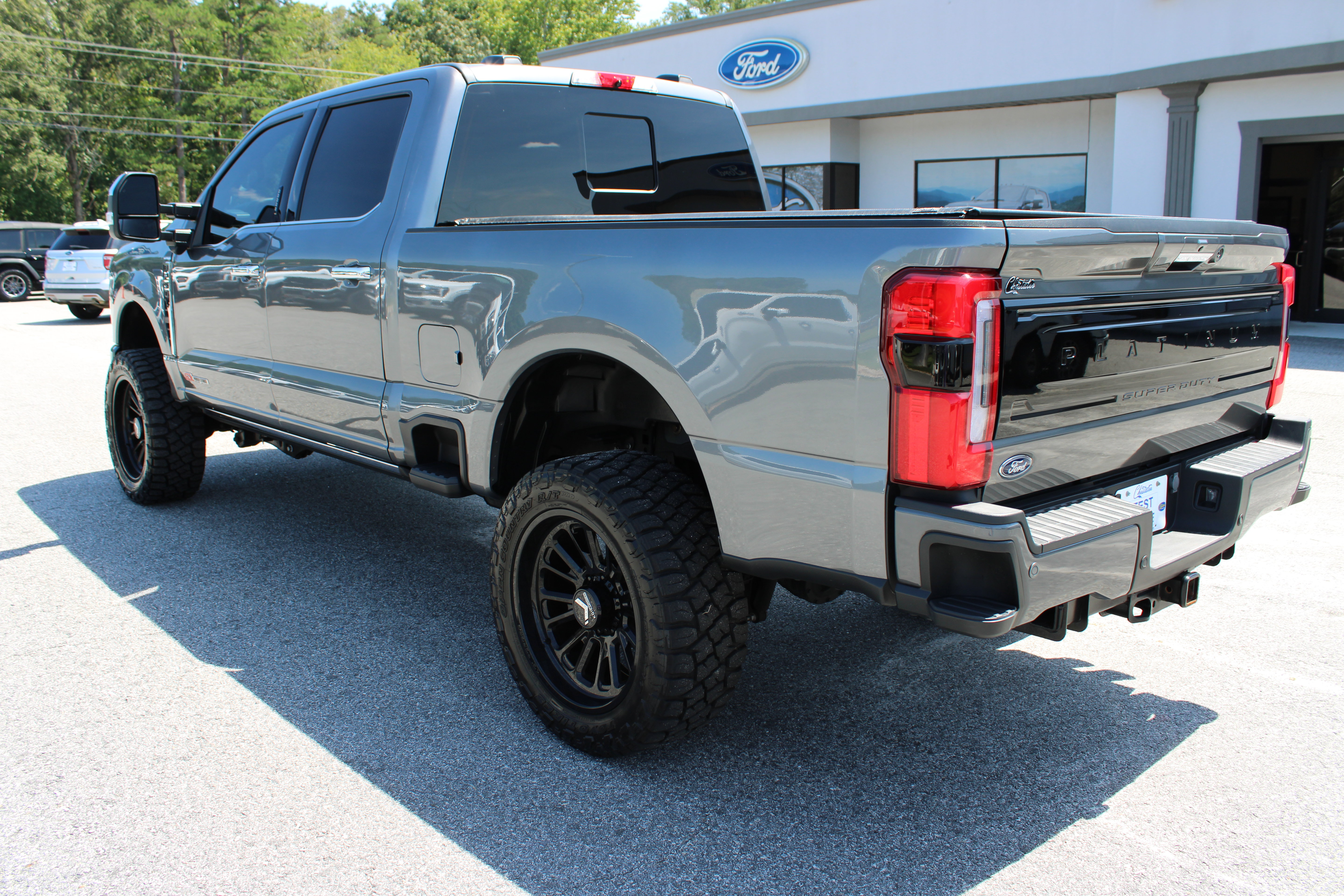 Used 2024 Ford F250 Platinum AWD/4WD image 8