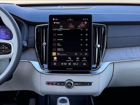 New 2026 Volvo XC90 T8 Ultra w/ Protection Package Premier image 9