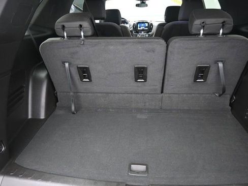 Used 2023 Chevrolet Traverse LT image 26